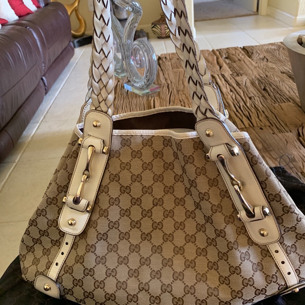 Gucci (Authentic) classic monogram handbag